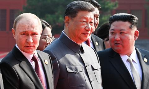 Trump pozdrowił Xi, Putina i Kima, którzy „spiskują przeciwko USA”. Kreml odpowiedział
