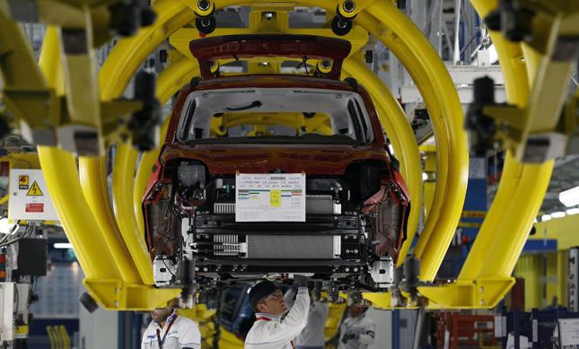 Trump rozważa restrykcje wobec europejskiego przemysłu samochodowego