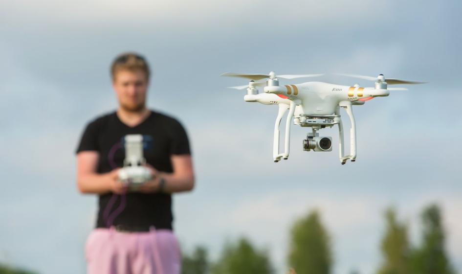 PAŻP testuje aplikację umożliwiająca bezpieczne latanie dronem