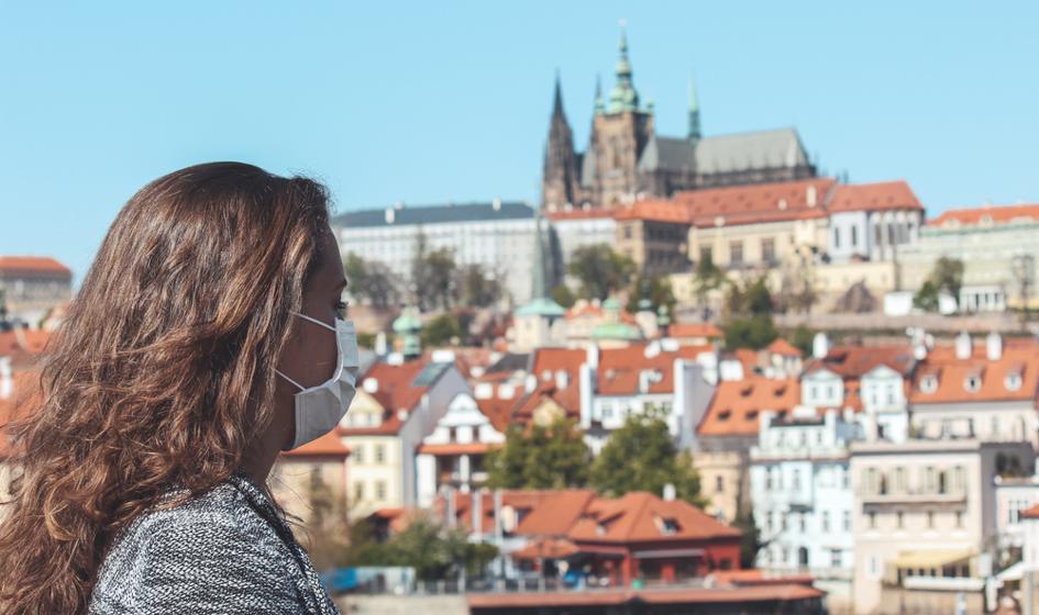 Czechy znoszą obowiązek noszenia maseczek w miejscach publicznych od 25 maja