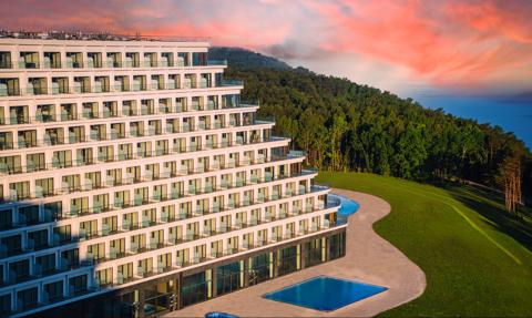 Hotel Gołębiewski w Pobierowie w końcu przyjmie gości. Na start udostępni 500 pokoi