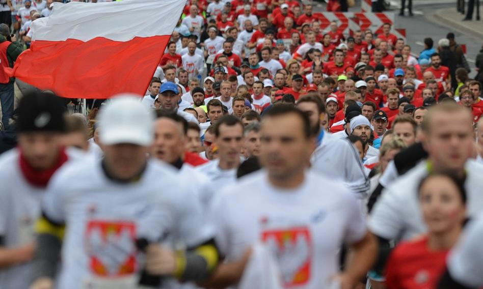 Młodzi Polacy wątpią w demokrację. To najgorszy wynik wśród badanych krajów