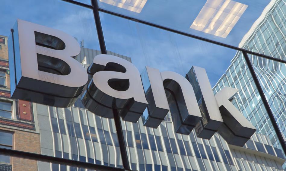 Zatrudnienie w bankach stopniało o 6 tys. osób w 2021 r.