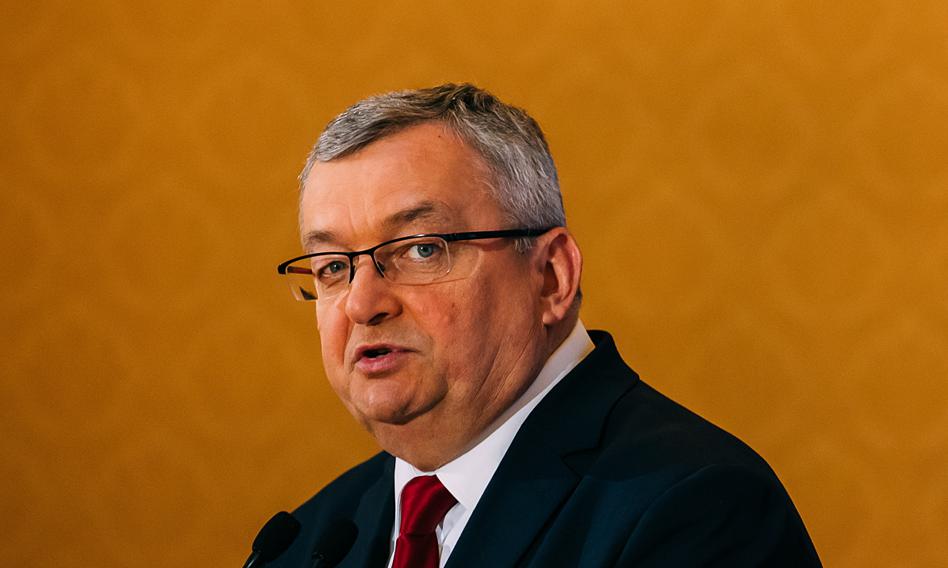 Adamczyk: Notujemy spadki pasażerów na kolei i wzrost ilości ciężarówek na drogach