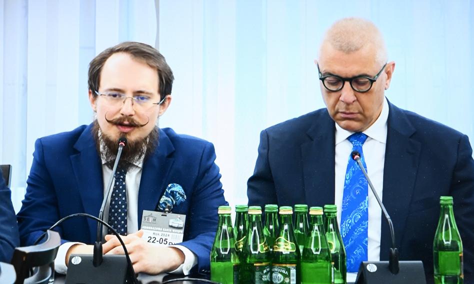 TVP Info publikuje kolejne stenogramy z nagrań z udziałem Tomasza Mraza