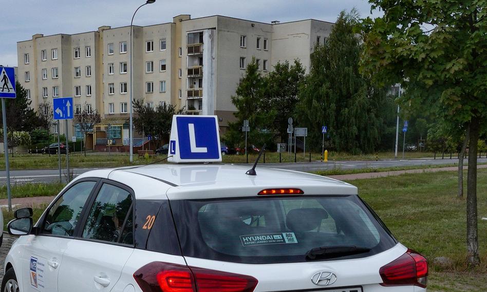 "Prawo jazdy nie może stać się dobrem luksusowym". Niemcy chcą darmowych kursów