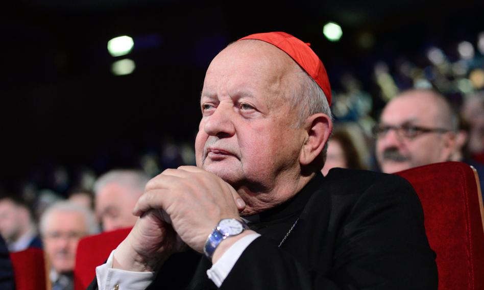 Kardynał Dziwisz: Nie przyjmowałem pieniędzy