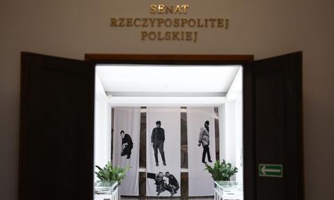 Tak się bawi, tak się bawi nasz Senat. To warunki przetargu na imprezy