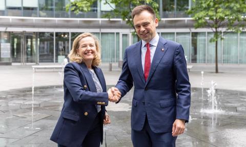 Minister finansów zachęca EBI do zwiększenia swego zaangażowania w Polsce