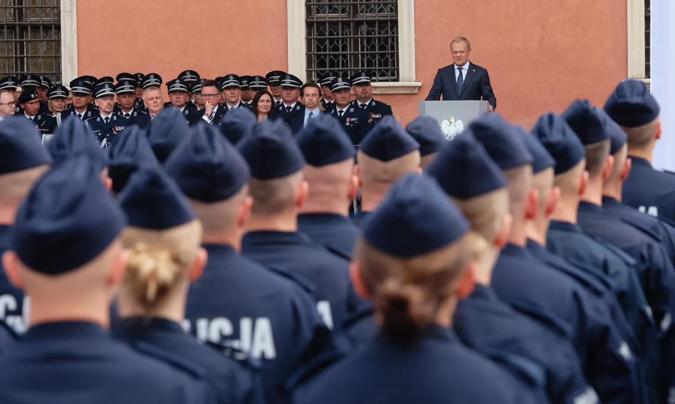 MSWiA porozumiało się z &quot;mundurówką&quot;. Wynegocjowali podwyżkę świadczeń