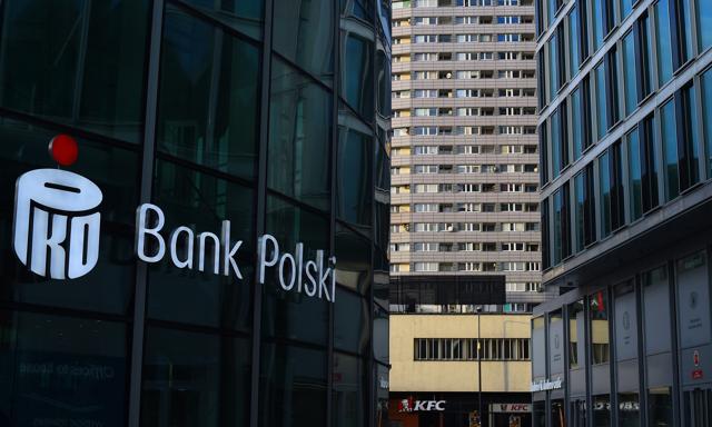 Czwartek na GPW: wyniki PKO BP, CCC w MSCI i wyjaśnienia po awarii XTB