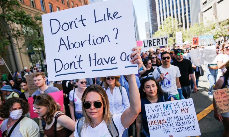 Sąd Najwyższy USA zniósł konstytucyjne prawo do aborcji. Biden: Tragiczny błąd