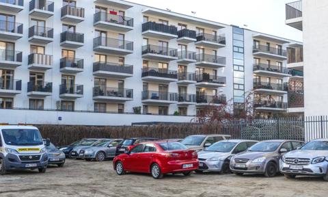 Bez obowiązkowej liczby miejsc parkingowych. Zmiana w specustawie mieszkaniowej