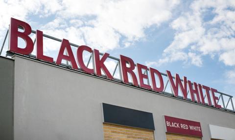 Austriacki inwestor wycofuje się z polskich mebli. Black Red White nabiera wody w usta