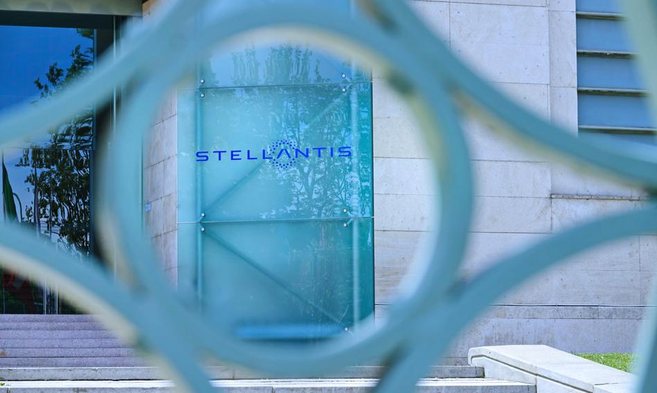 Stellantis wstrzymuje produkcję samochodów w Rosji
