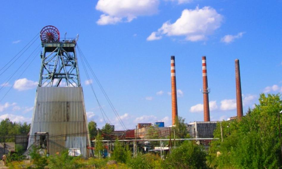Akcja ratunkowa w kopalni. Po silnym wstrząsie wszyscy zagrożeni górnicy są już bezpieczni