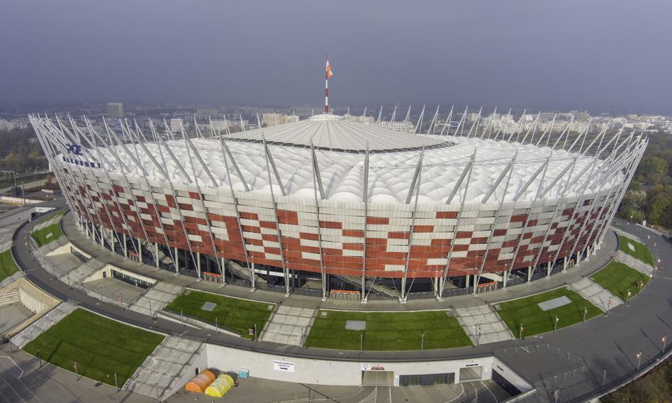 Lekarz ze szpitala tymczasowego na Stadionie Narodowym: Jest ciężko, mamy mało personelu