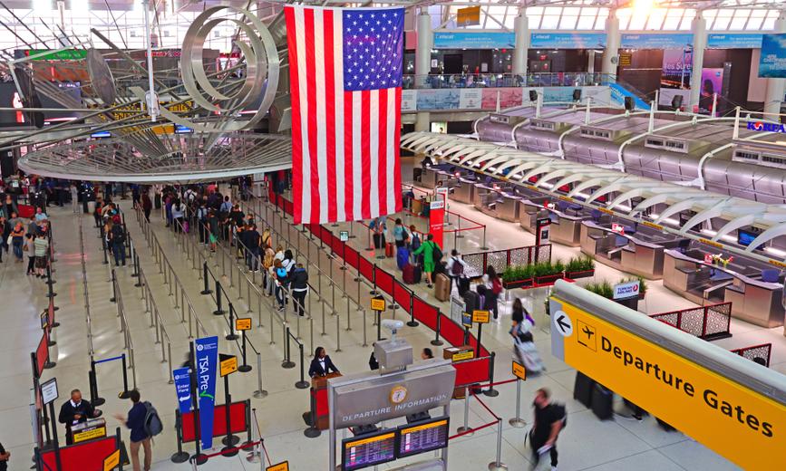 Tysiące opóźnionych lotów. Shutdown w USA uziemia także samoloty