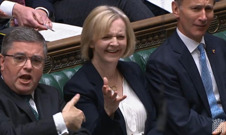 Zastraszanie posłów. Chaotyczne sceny w Izbie Gmin podczas głosowania ws. gazu łupkowego