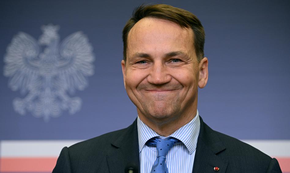 Zakaz wjazdu dla rosyjskich dyplomatów. Czy Sikorski uprzykrzy im życie w całej UE?