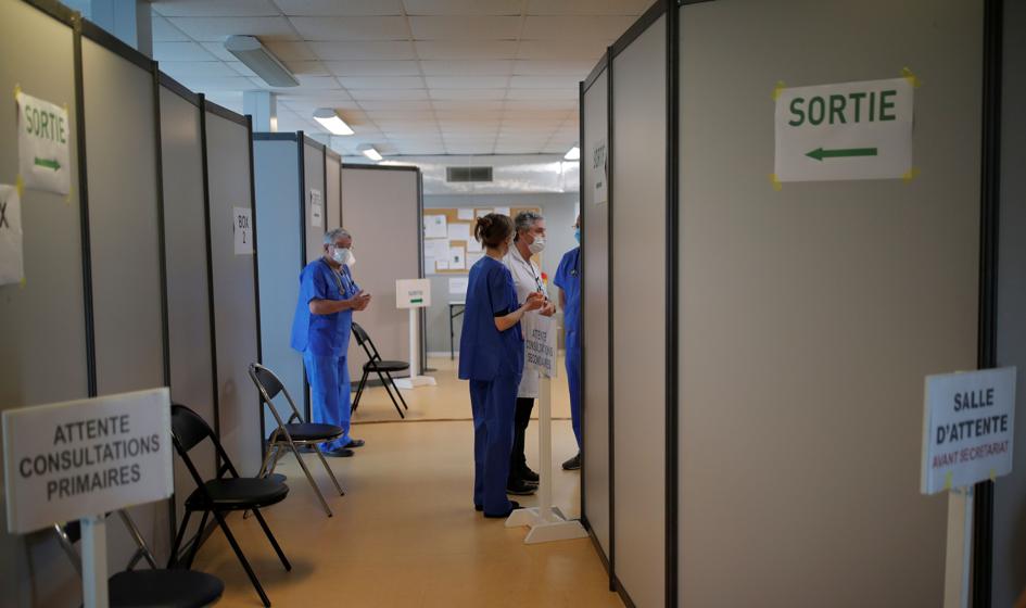 Bilans ofiar śmiertelnych koronawirusa we Francji zbliża się do 11 tys.