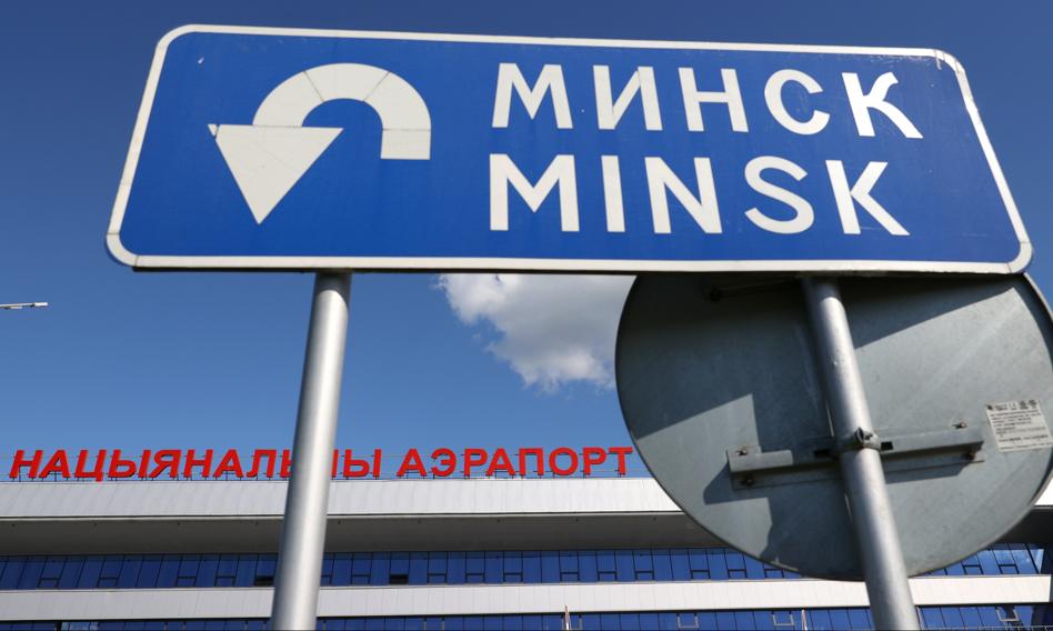 KE chce &quot;czarnej listy&quot; linii lotniczych, które przewożą na Białoruś migrantów