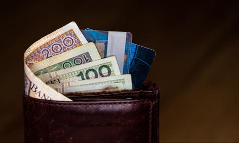 Od moneybacku po 1000 zł premii. Oto zestaw bonusów na kartach kredytowych