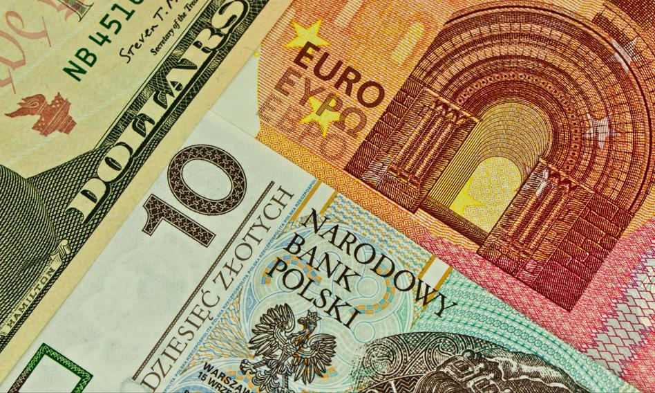 Iluzja rosnących wynagrodzeń. Ile zarabia się w przeliczeniu na euro, dolara i złoto?