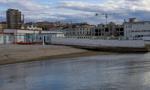 Mur oddziela kobiety od mężczyzn na włoskiej plaży. "To miasto seksistowskich buraków”