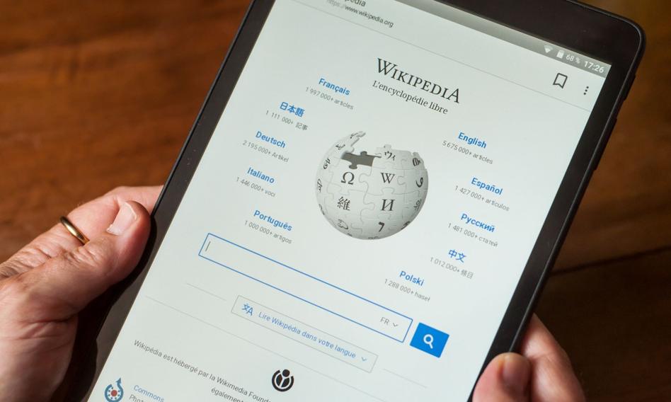 Wikipedia wprowadziła swoje sankcje. Milczy o firmach, które zostały w Rosji