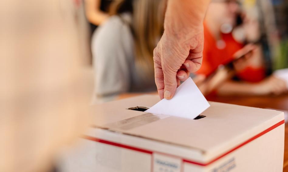 Demokracje pod presją. Coraz mniej ludzi ufa rządom, ta tendencja rośnie