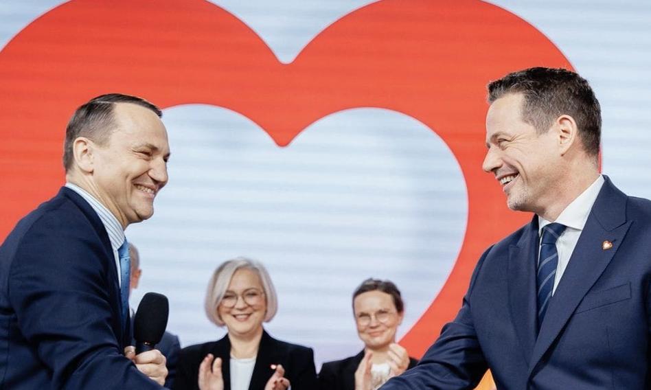 Wiec Rafa艂a Trzaskowskiego. Sikorski: Polska potrzebuje innego prezydenta ni偶 do tej pory