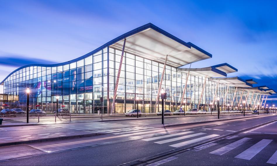 Ryanair wybuduje nowy hangar na wrocławskim lotnisku. Szuka też pracowników