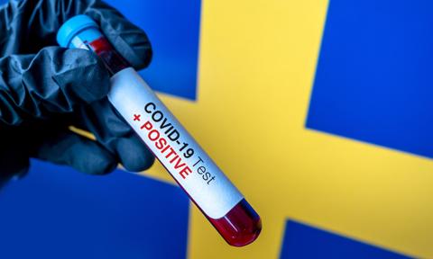 Szwecja łagodzi kwarantannę i ogranicza dostępność testów na COVID-19