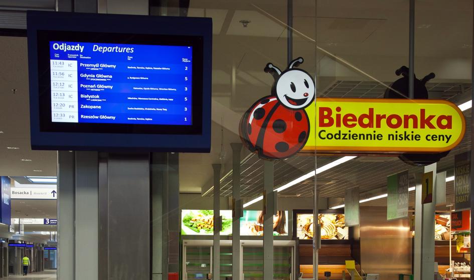 Do Biedronki w niedzielę tylko z biletem?