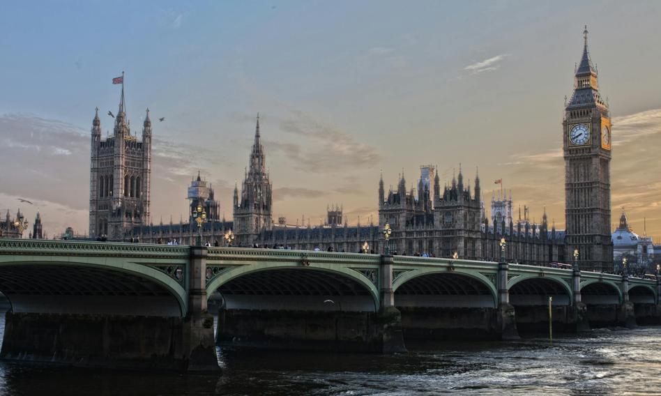 Wielka Brytania ziemią obiecaną Amerykanów. Rekordowa liczba wniosków o obywatelstwo
