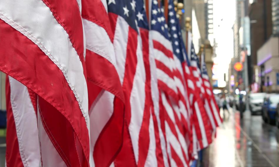 Zwolennicy teorii spiskowych chcą dymisji prokurator generalnej i szefa CIA