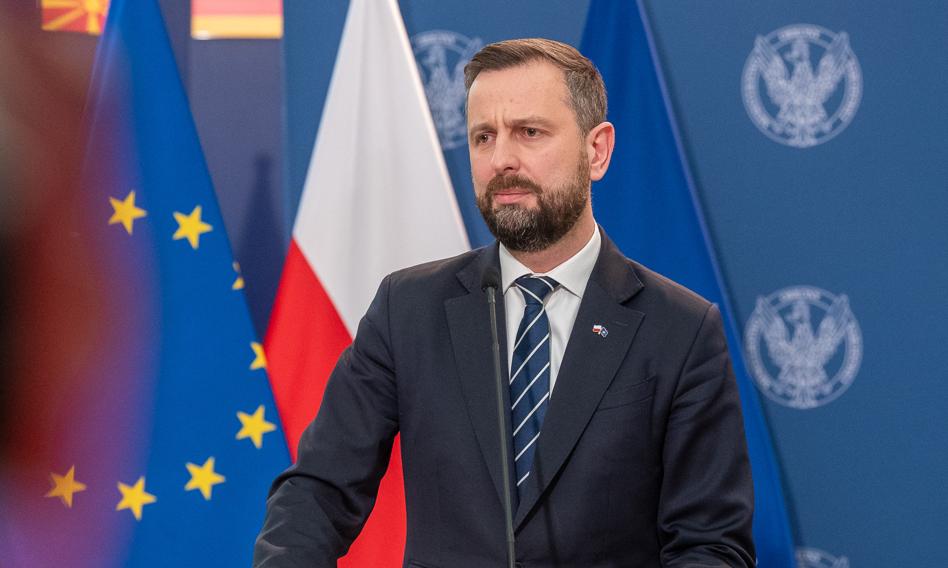 „To ohydne i okropne”. Szef MON uderza Błaszczaka i przypomina sprawę rakiety pod Bydgoszczą