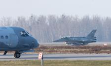 Ataki Rosji na Ukrainę. Polska zamyka dwa lotniska, a NATO podrywa myśliwce