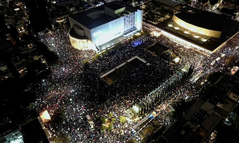 Kłopoty premiera Netanjahu. Dziesiątki tysięcy Izraelczyków protestowały przeciwko reformie sądownictwa