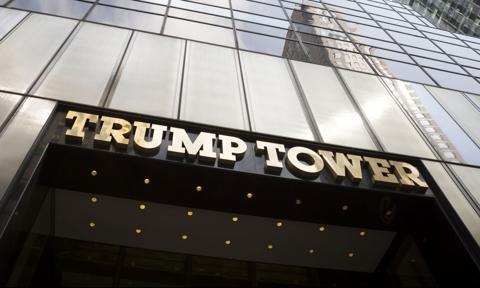 Złote telefony i "prezydencka" sieć komórkowa. Firma Trumpa wchodzi na nowy rynek