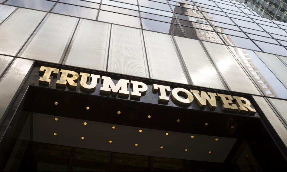 Złote telefony i "prezydencka" sieć komórkowa. Firma Trumpa wchodzi na nowy rynek