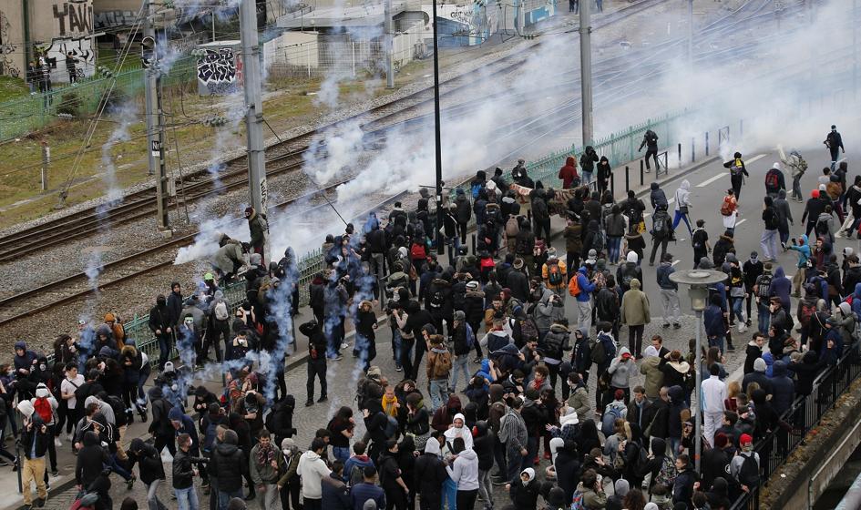 Francja: rząd zakazał planowanego marszu związkowców w Paryżu