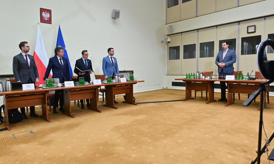 Nie 70 i nie 88 mln. Jak na drożdżach rosną koszty wyborów kopertowych