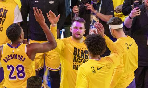 LA Lakers zmieni właściciela. Rodzina Bussów sprzedaje większościowy pakiet