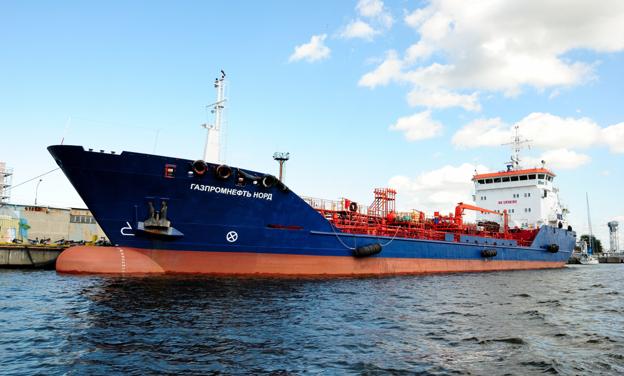 Flota błąka się po oceanie. Rosyjskie 12 mln baryłek krąży bez celu i szuka kupca