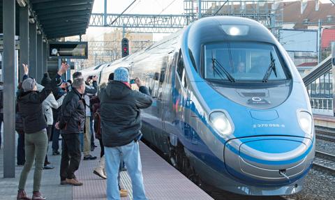 Ceny energii hamulcowym polskiej kolei. "Nie jest w stanie konkurować"