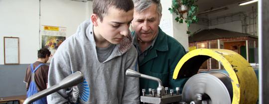 szkoły zawodowe wracają do łask, bo dają pracę szkoły zawodowe wracają do łask, bo dają pracę