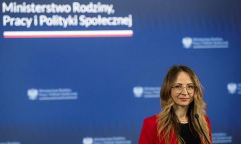 Umowa-zlecenie wliczona do stażu pracy. Rząd pochyli się nad projektem Lewicy