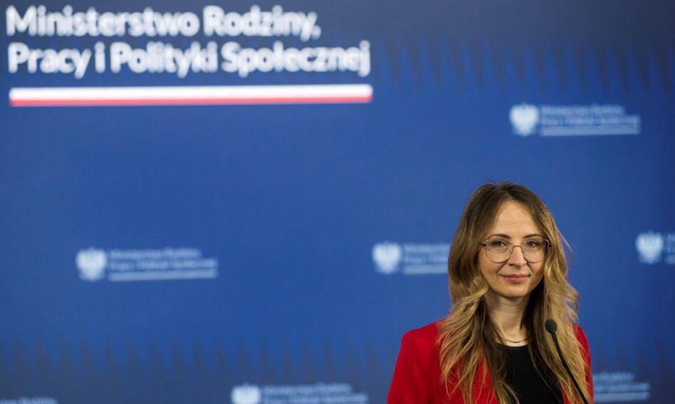 Umowa-zlecenie wliczona do stażu pracy. Rząd pochyli się nad projektem Lewicy